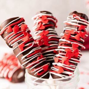 Valentine's Day Marshmallow Pops